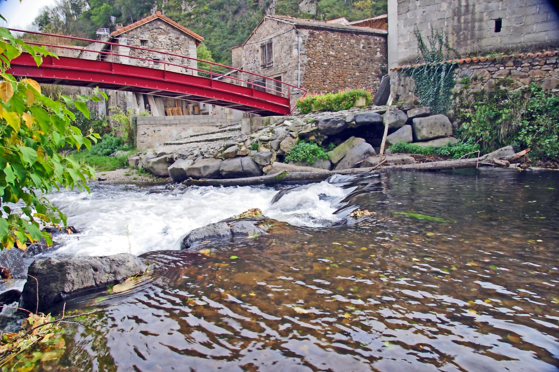 Bridge - Saint-Floret - France