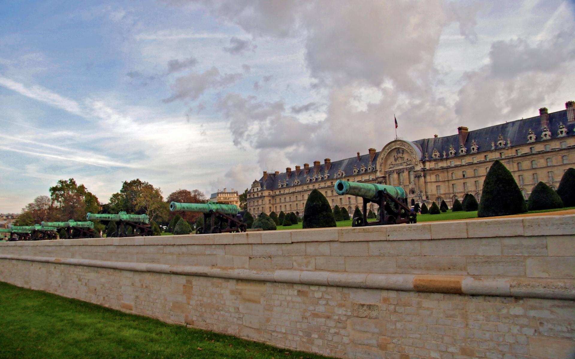 Old Fort and Palace - Paris